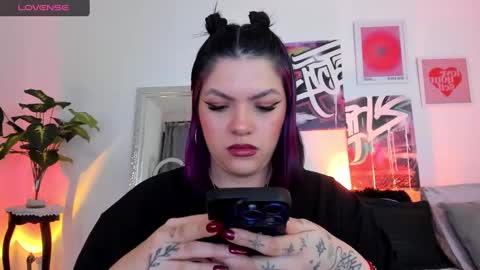 Annie online show from 9, 1, 2025