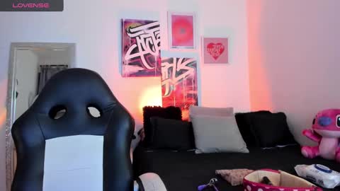 Annie online show from 8, 3, 2025