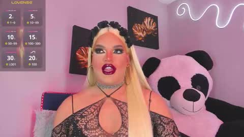 kassandra lazcano online show from 19, 9, 2025