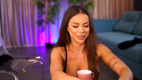 misskiarra online show from 27, 1, 2025