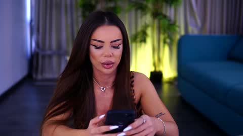 misskiarra online show from 8, 3, 2025