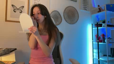 misslalii online show from 19, 3, 2026