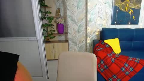 MissLaura online show from 22, 12, 2025