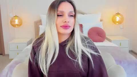 Snapshot of misslou_ chatting on 3, 2, 2026 Lou online show from 3, 2, 2026