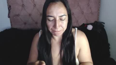 Snapshot of misslucyy1 chatting on 12, 4, 2026 luccy online show from 12, 4, 2026