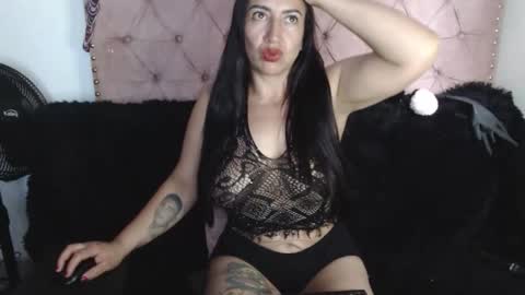Snapshot of misslucyy1 chatting on 22, 4, 2026 luccy online show from 22, 4, 2026