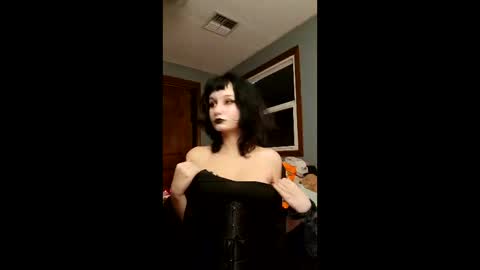 Snapshot of missmacabre666 chatting on 17, 1, 2026 missmacabre666 online show from 17, 1, 2026