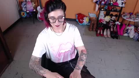 Miss Mia online show from 7, 1, 2025