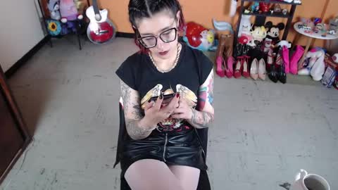 Miss Mia online show from 10, 1, 2025