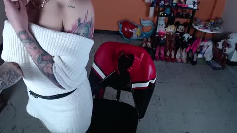 Miss Mia online show from 23, 1, 2025