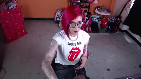 Miss Mia online show from 4, 3, 2025