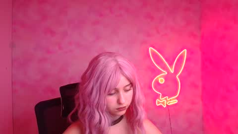 Snapshot of missmiamiss chatting on 17, 11, 2025 Mia online show from 17, 11, 2025