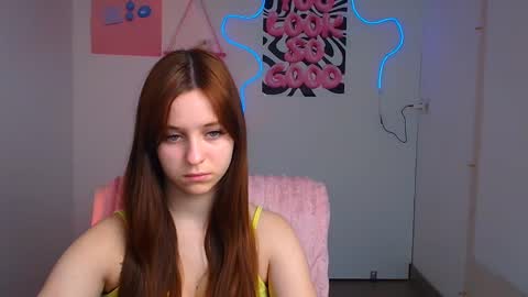 Snapshot of missmiamiss chatting on 18, 12, 2025 Mia online show from 18, 12, 2025