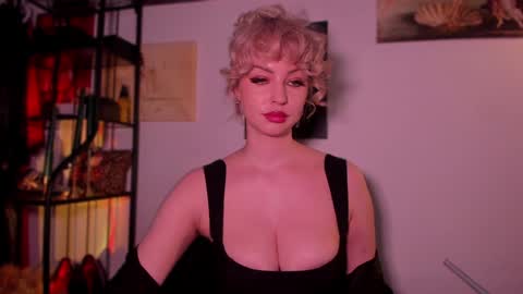 Snapshot of missmirandagd chatting on 3, 2, 2025 online show from 3, 2, 2025