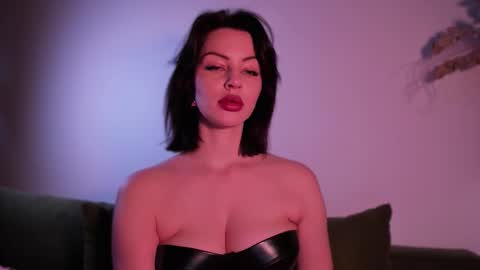 Snapshot of missmirandagd chatting on 21, 10, 2025 online show from 21, 10, 2025