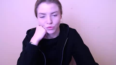 Snapshot of missoliviaa_ chatting on 16, 1, 2025 Olivia online show from 16, 1, 2025