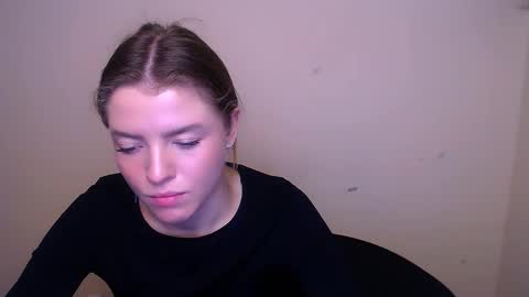 Snapshot of missoliviaa_ chatting on 12, 2, 2025 Olivia online show from 12, 2, 2025