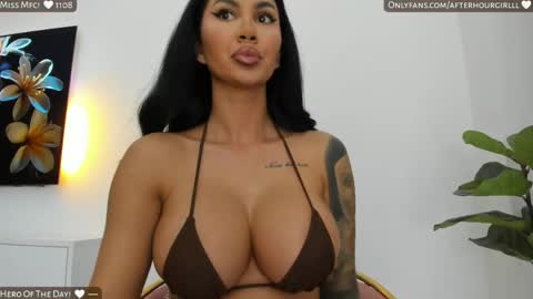 Snapshot of misspinkroom chatting on 18, 4, 2026 Renata online show from 18, 4, 2026