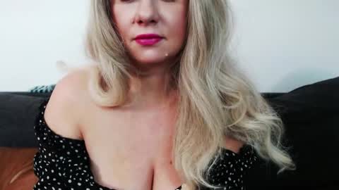 Snapshot of missqueen1416 chatting on 22, 1, 2025 Missqueen1416 online show from 22, 1, 2025