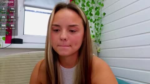 Snapshot of misss_viki chatting on 13, 10, 2025 . online show from 13, 10, 2025