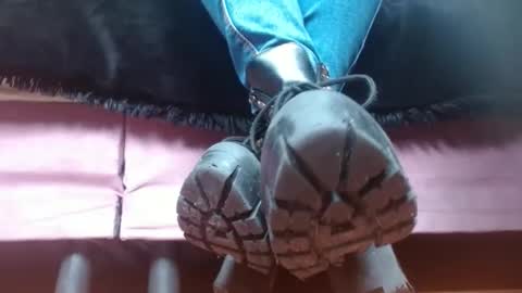 Snapshot of misssam28 chatting on 4, 3, 2025 TELL ME MISS online show from 4, 3, 2025