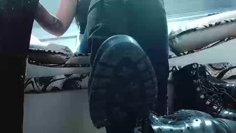 Snapshot of misssam28 chatting on 11, 9, 2025 TELL ME MISS online show from 11, 9, 2025