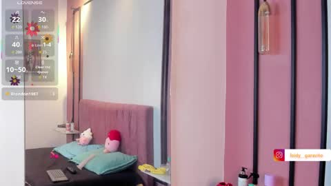 victoria  online show from 18, 4, 2026