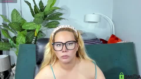 Snapshot of misstressheavenly chatting on 27, 2, 2025 Amanda . online show from 27, 2, 2025