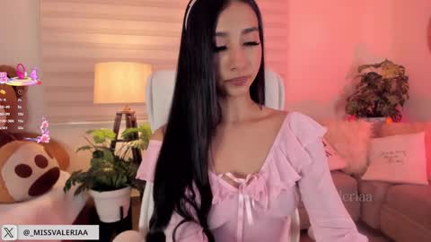 Valeria Davila online show from 6, 3, 2025