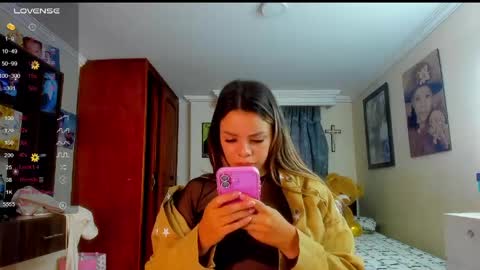 Snapshot of missvalery1 chatting on 29, 4, 2026 missvalery1 online show from 29, 4, 2026