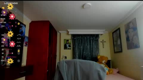 Snapshot of missvalery1 chatting on 27, 5, 2026 missvalery1 online show from 27, 5, 2026