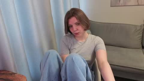 Snapshot of missvikiki chatting on 1, 5, 2026 Polly online show from 1, 5, 2026