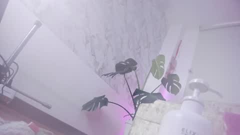 Pau OFmissweetpeach online show from 19, 7, 2026