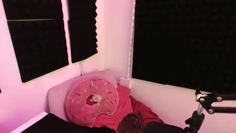 Snapshot of missymixingmiss chatting on 16, 9, 2025 lauren online show from 16, 9, 2025