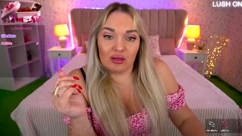 Snapshot of missyymartinezz chatting on 20, 12, 2024 Amely online show from 20, 12, 2024
