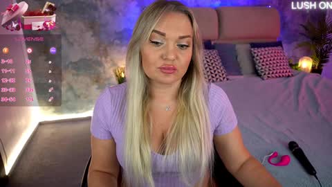 Snapshot of missyymartinezz chatting on 2, 2, 2025 Amely online show from 2, 2, 2025