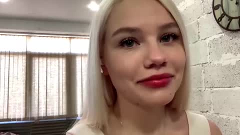 Stella  online show from 27, 11, 2025