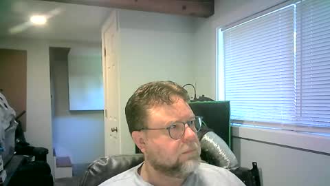 Snapshot of mister_happy567 chatting on 15, 6, 2026 Mr. Happy online show from 15, 6, 2026