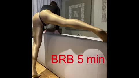 Snapshot of misterbobbyxx chatting on 11, 10, 2025 misterbobbyxx online show from 11, 10, 2025