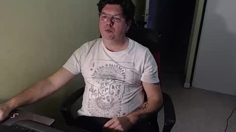 Snapshot of mistercoeur1 chatting on 21, 12, 2025 mistercoeur online show from 21, 12, 2025