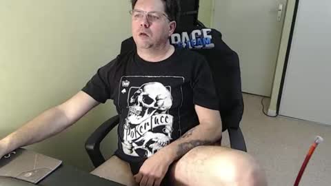 Snapshot of mistercoeur1 chatting on 4, 2, 2026 mistercoeur online show from 4, 2, 2026