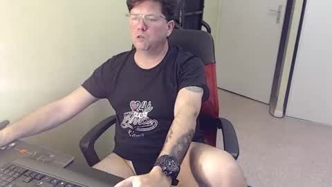 Snapshot of mistercoeur1 chatting on 10, 2, 2026 mistercoeur online show from 10, 2, 2026