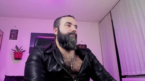 Snapshot of misterlov3r chatting on 17, 12, 2024 misterlov3r online show from 17, 12, 2024