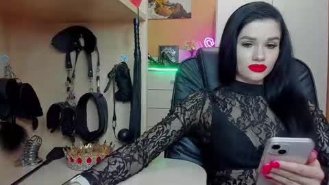 Snapshot of mistress_kristi chatting on 20, 4, 2026 Mistress Kristi online show from 20, 4, 2026