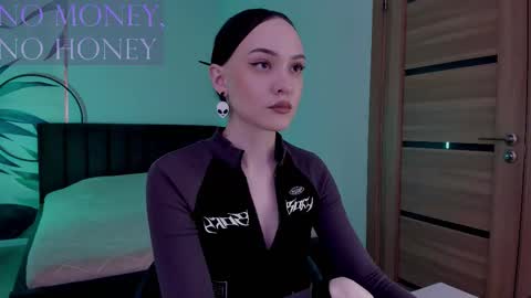 Mistress Mia online show from 7, 11, 2025