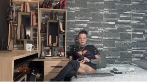 Snapshot of mistress_mirybossy chatting on 5, 12, 2024 Mistress Mirybossy online show from 5, 12, 2024