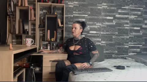 Snapshot of mistress_mirybossy chatting on 7, 12, 2024 Mistress Mirybossy online show from 7, 12, 2024