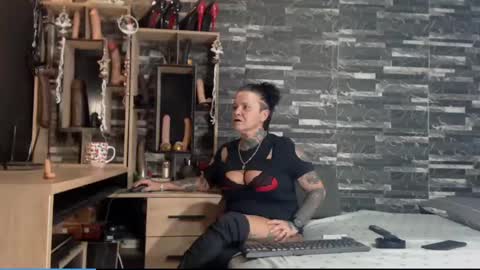 Snapshot of mistress_mirybossy chatting on 10, 12, 2024 Mistress Mirybossy online show from 10, 12, 2024