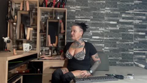 Snapshot of mistress_mirybossy chatting on 15, 1, 2025 Mistress Mirybossy online show from 15, 1, 2025
