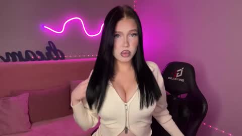 Mia online show from 13, 11, 2025